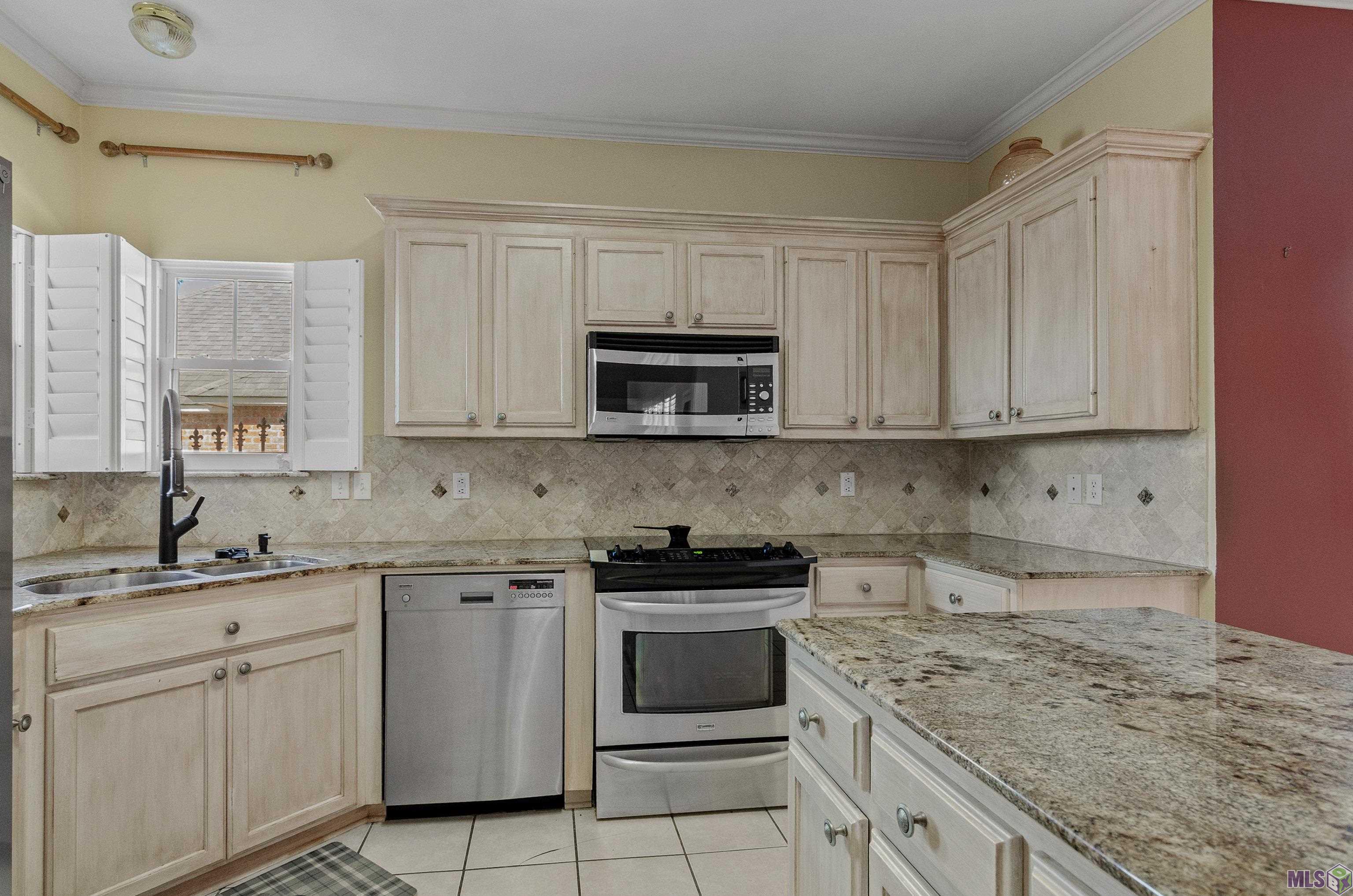 3837 Secretariat Drive Baton Rouge, LA 70816 - Photo 2 of 19