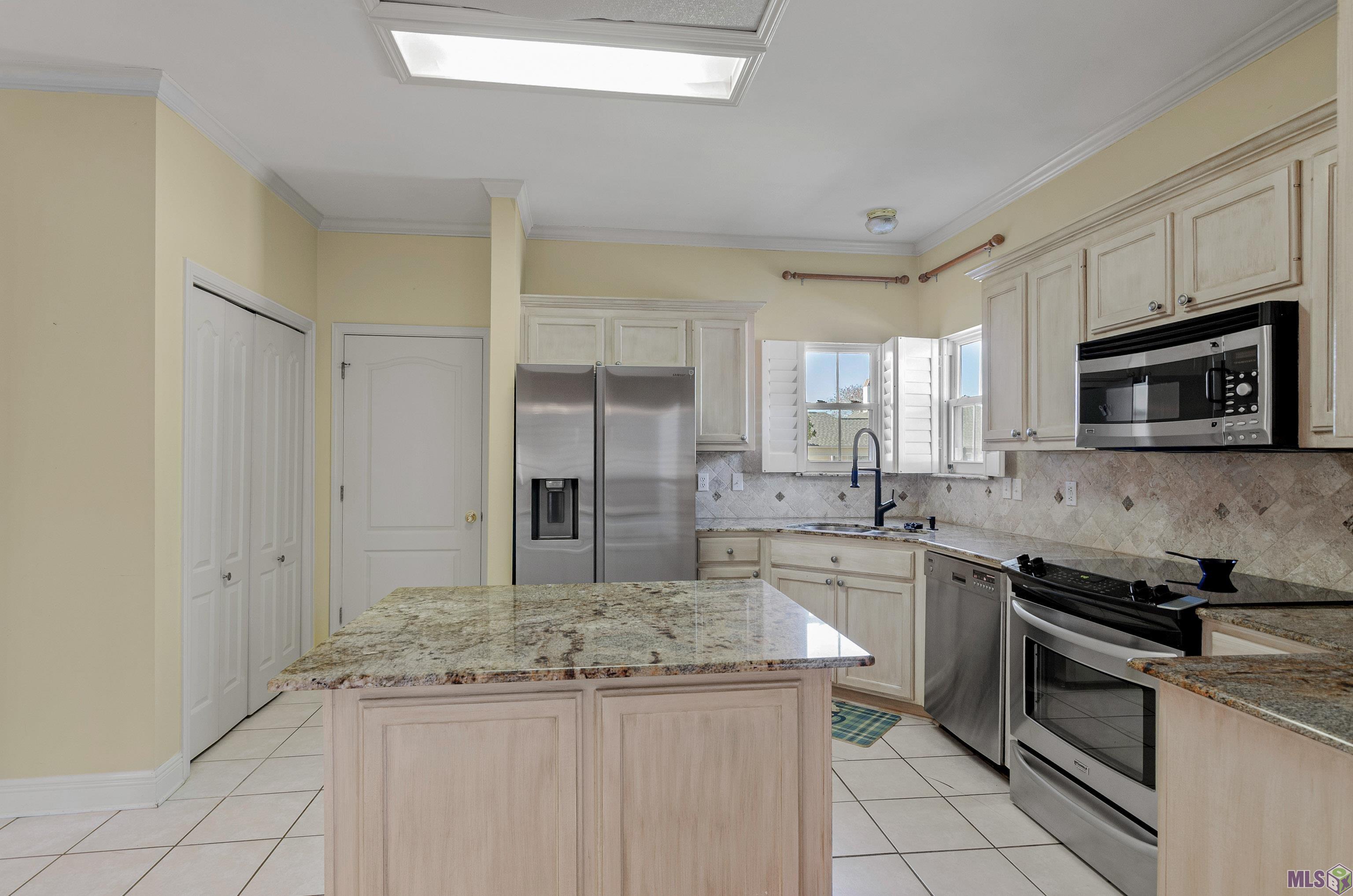 3837 Secretariat Drive Baton Rouge, LA 70816 - Photo 3 of 19