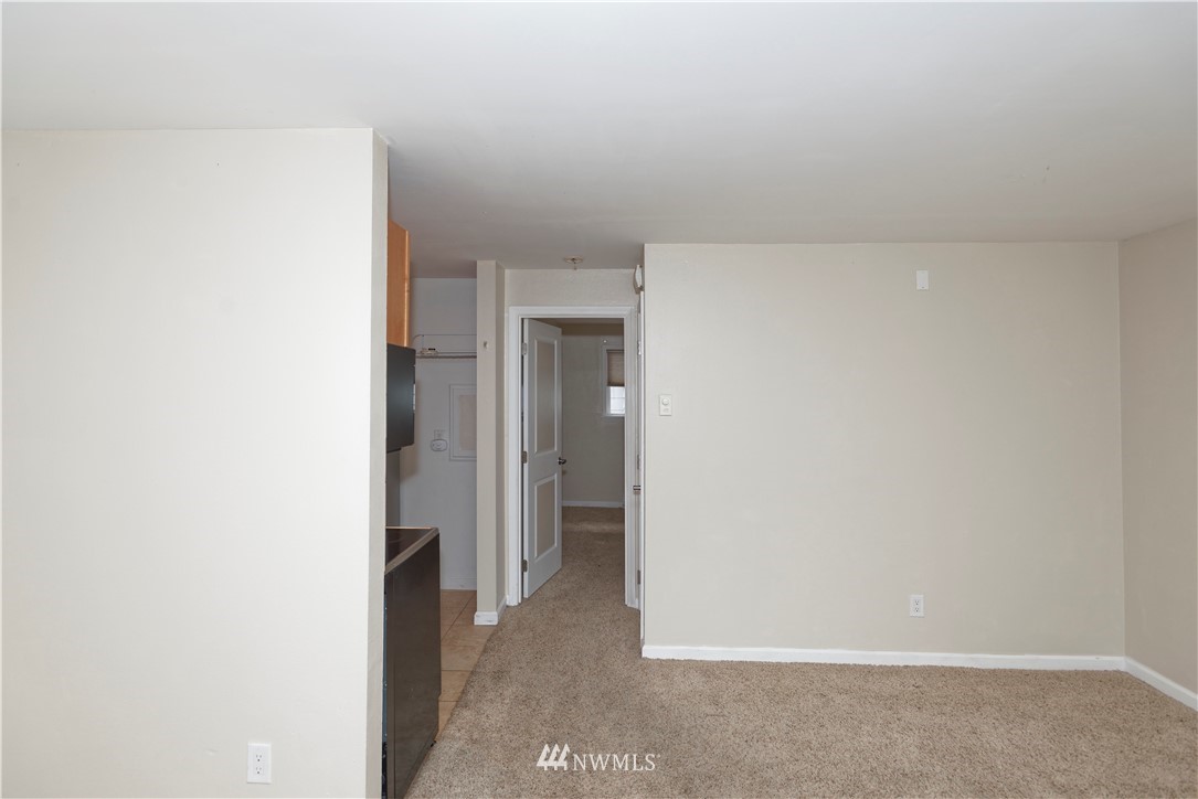 604 North 3rd Street, Unit 7 Tacoma, WA 98403 - Photo 6 of 11 a view of an empty room