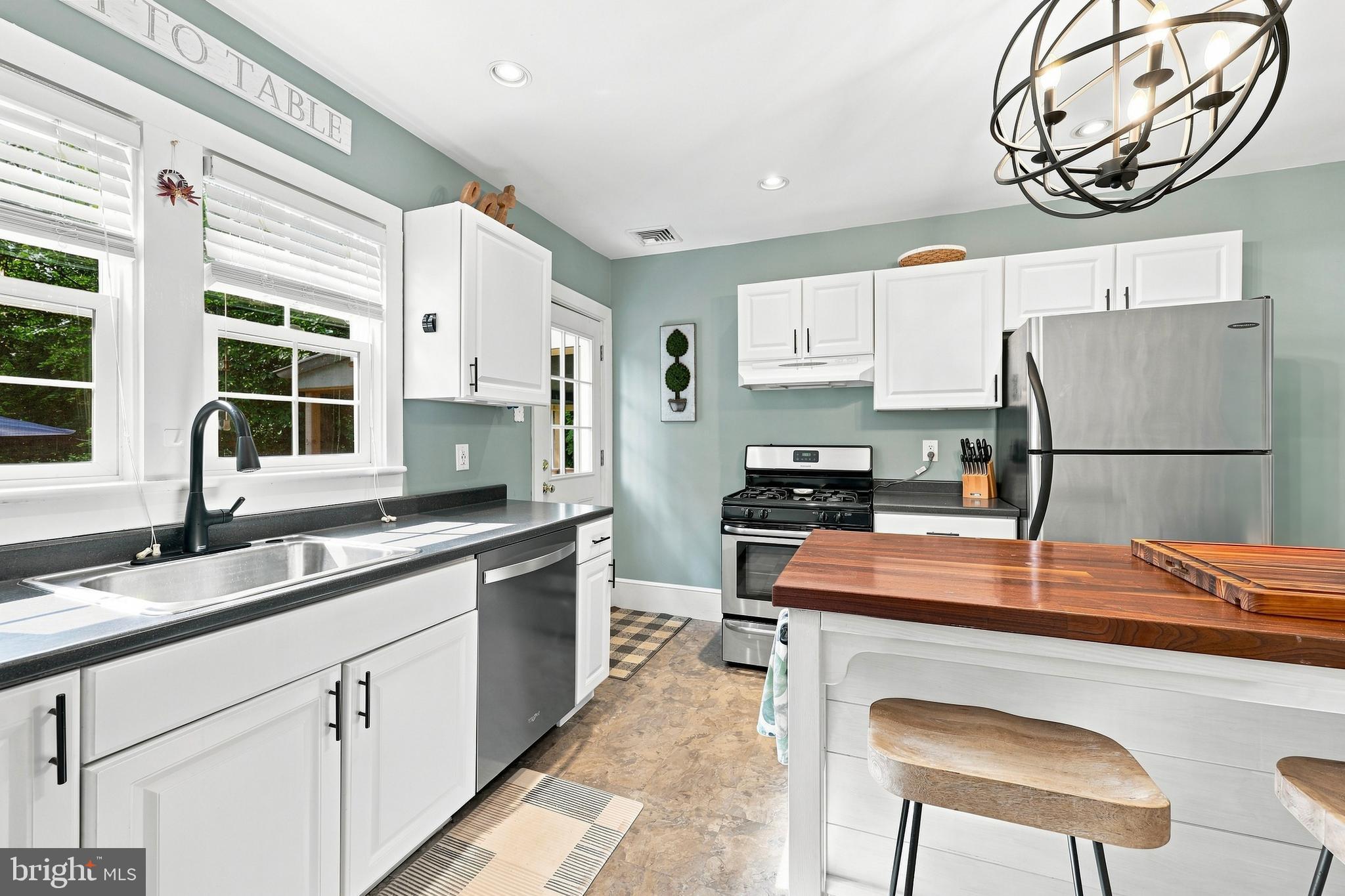 925 Gilbert Road Cheltenham, PA 19012 - Photo 13 of 25 Gallery Image 13