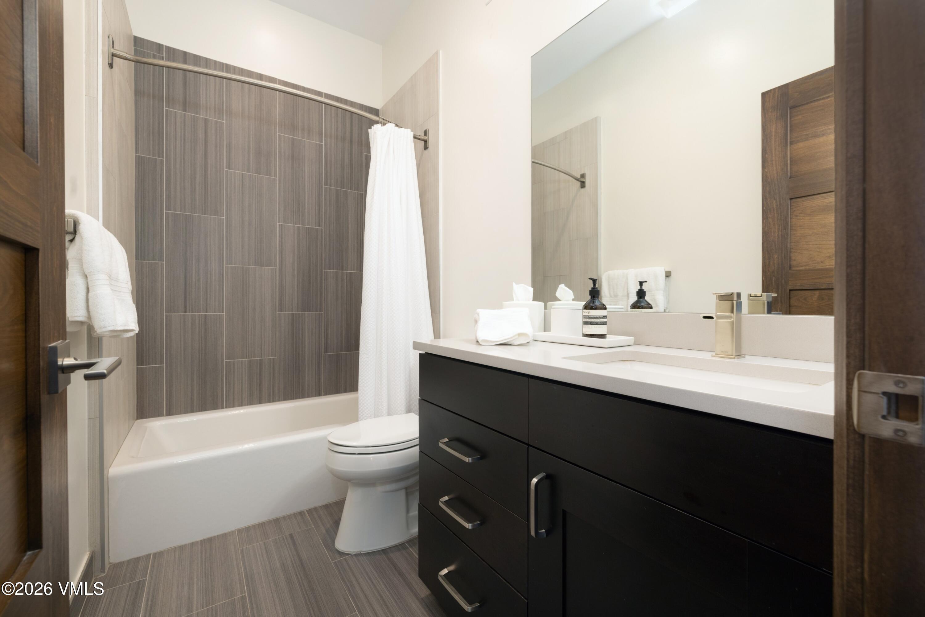 4570 Flat Point, Unit W Avon, CO 81620 - Photo 22 of 31 23 Bathroom