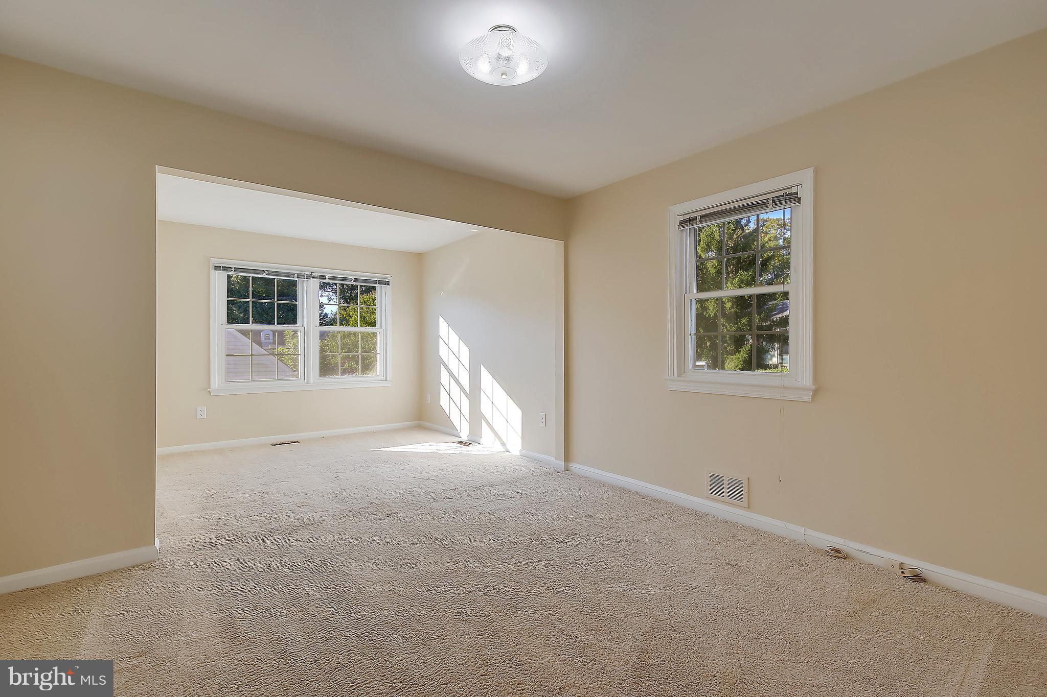 10804 Inwood Avenue Silver Spring, MD 20902 - Photo 16 of 30 Living Room