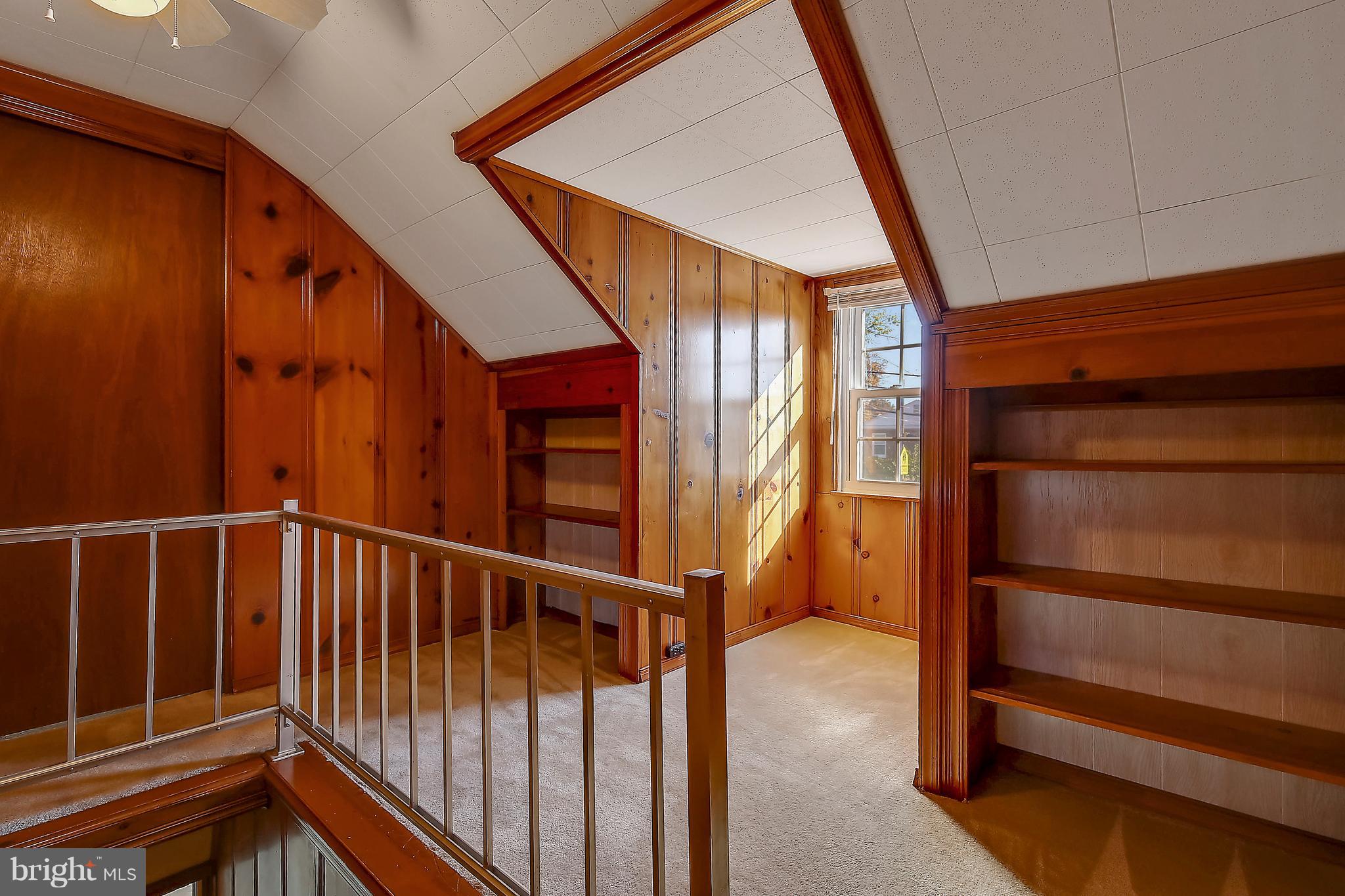 10804 Inwood Avenue Silver Spring, MD 20902 - Photo 21 of 30 Upper Level Nook