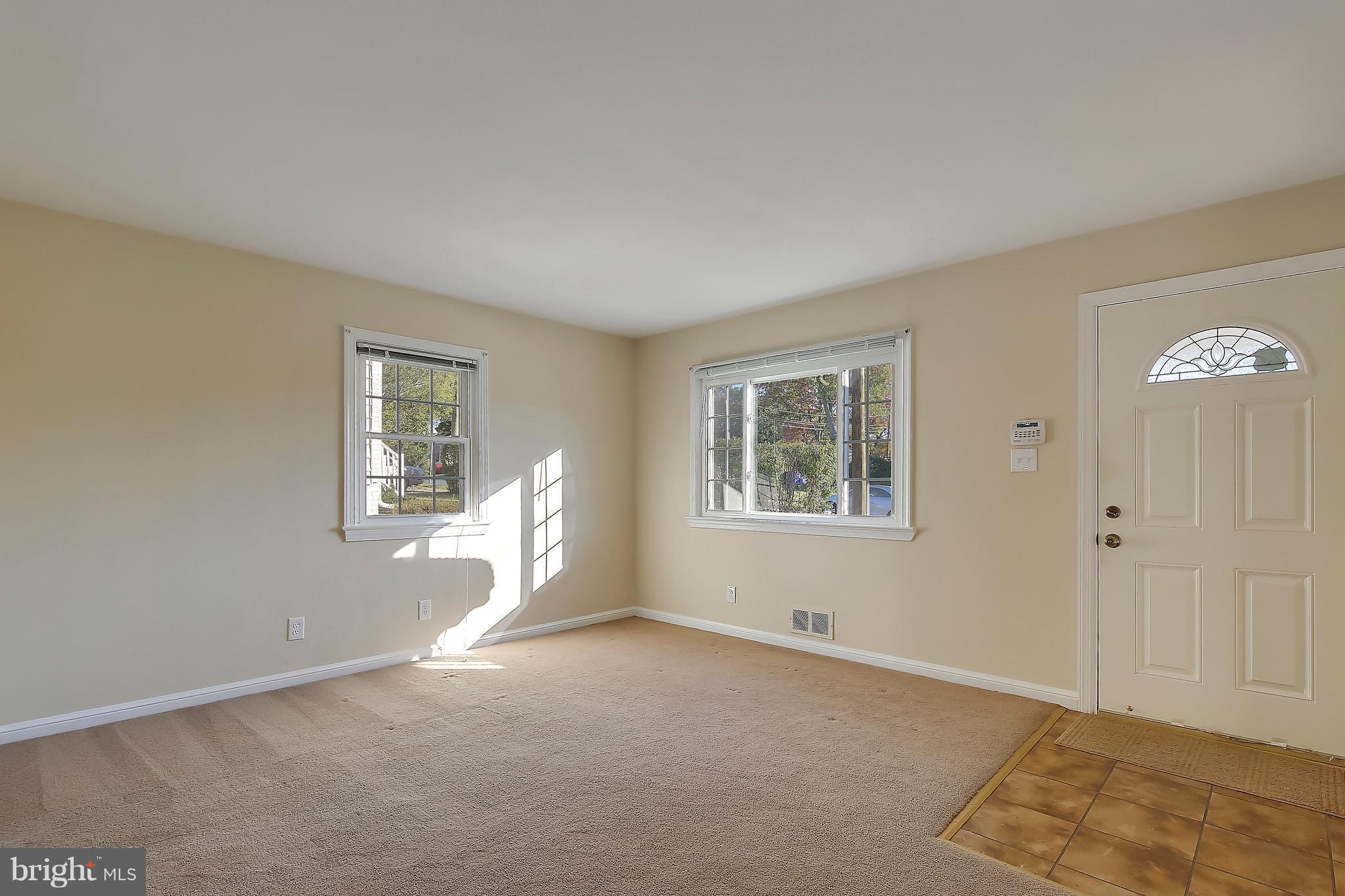 10804 Inwood Avenue Silver Spring, MD 20902 - Photo 4 of 30 Living Room