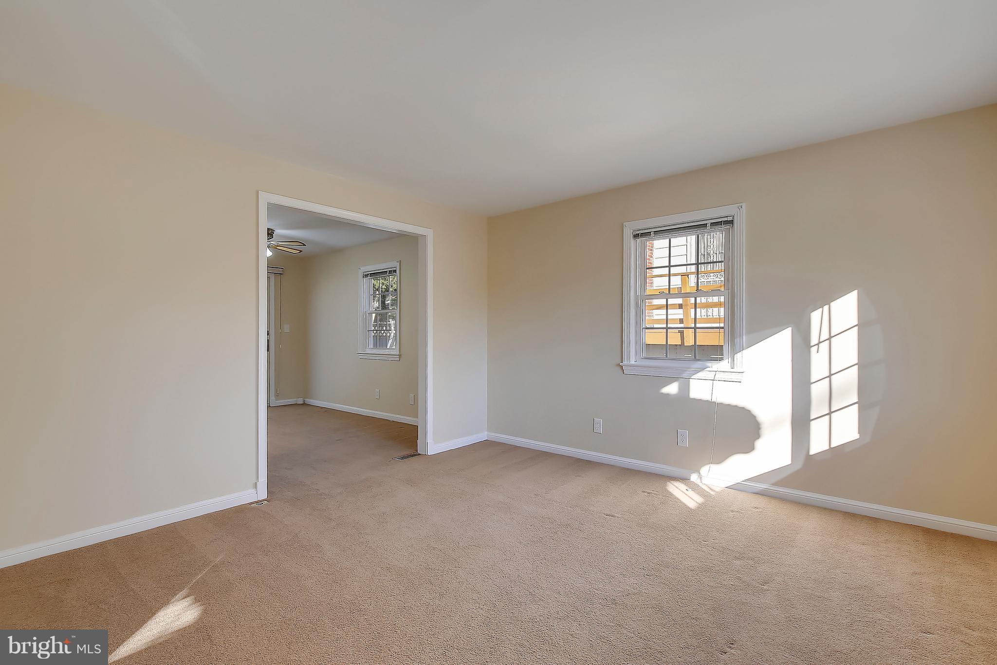 10804 Inwood Avenue Silver Spring, MD 20902 - Photo 5 of 30 Living Room