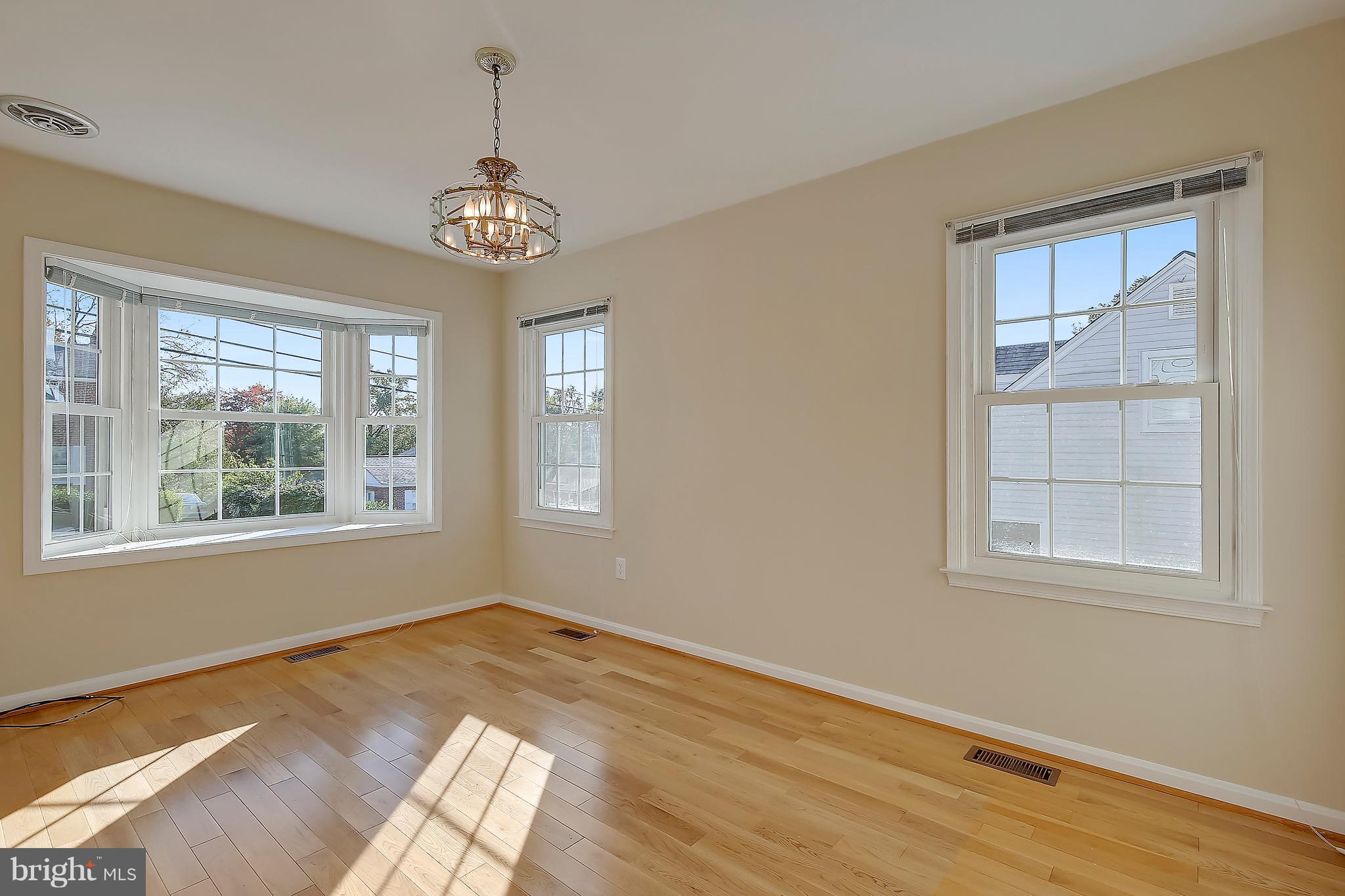 10804 Inwood Avenue Silver Spring, MD 20902 - Photo 8 of 30 Dining Room