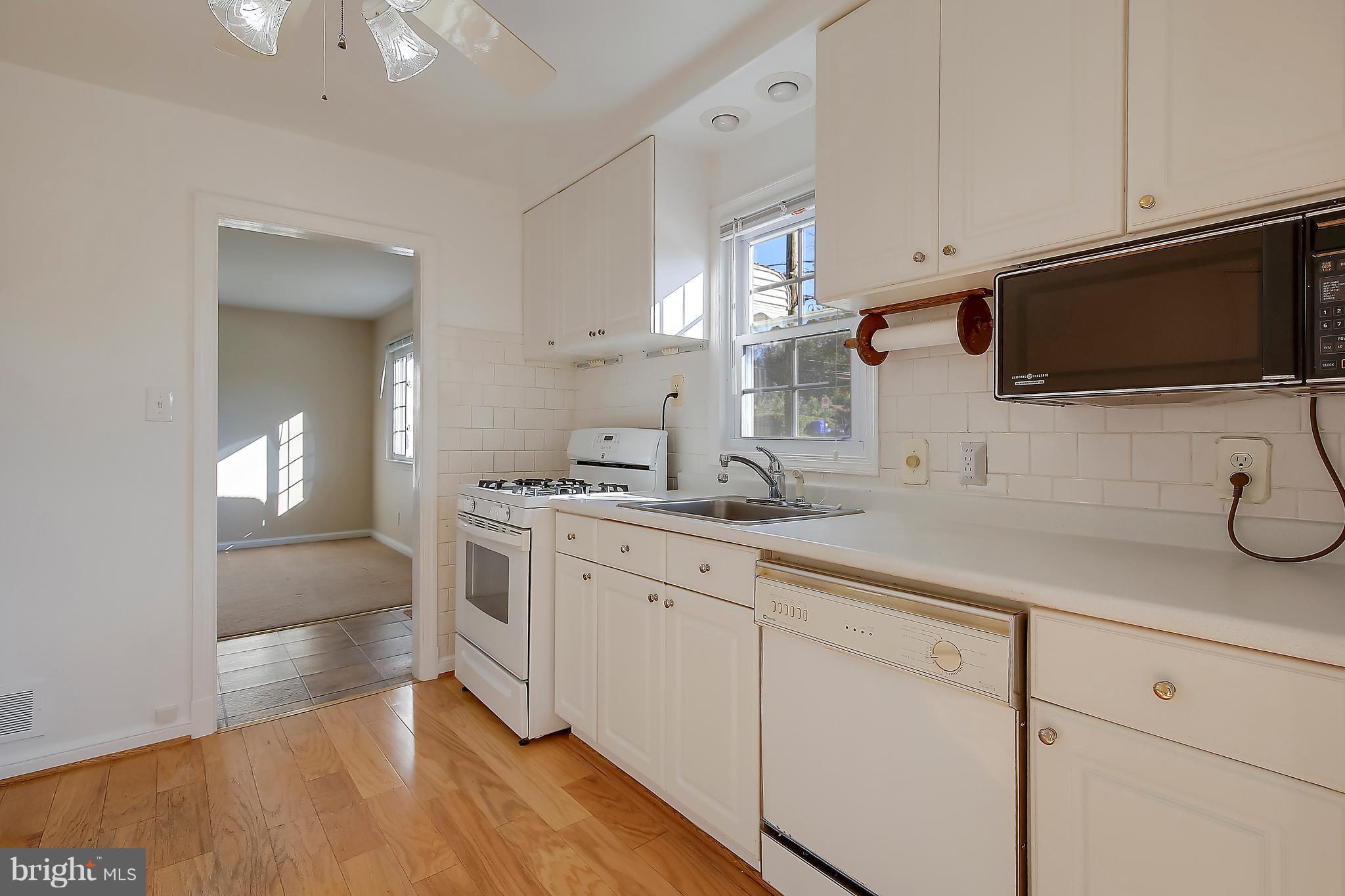 10804 Inwood Avenue Silver Spring, MD 20902 - Photo 9 of 30 Kitchen