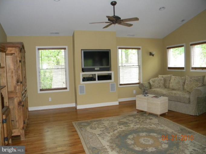 2712 Chain Bridge Road Vienna, VA 22181 - Photo 15 of 30 Master Bedroom #2