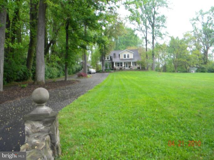 2712 Chain Bridge Road Vienna, VA 22181 - Photo 19 of 30 70-yard setback