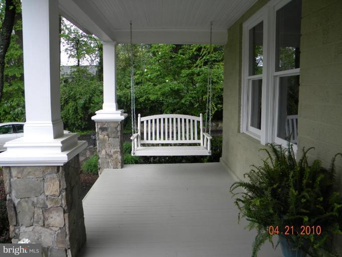 2712 Chain Bridge Road Vienna, VA 22181 - Photo 20 of 30 Porch