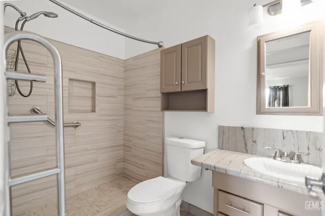 $195,000 | Undisclosed Address, Bakersfield, CA 93301