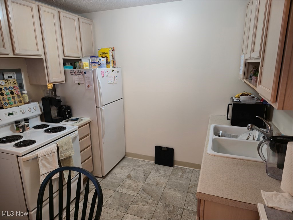 5651 Broadview Road, Unit E5 Cleveland, OH 44134 - Photo 6 of 12 Gallery Image 6