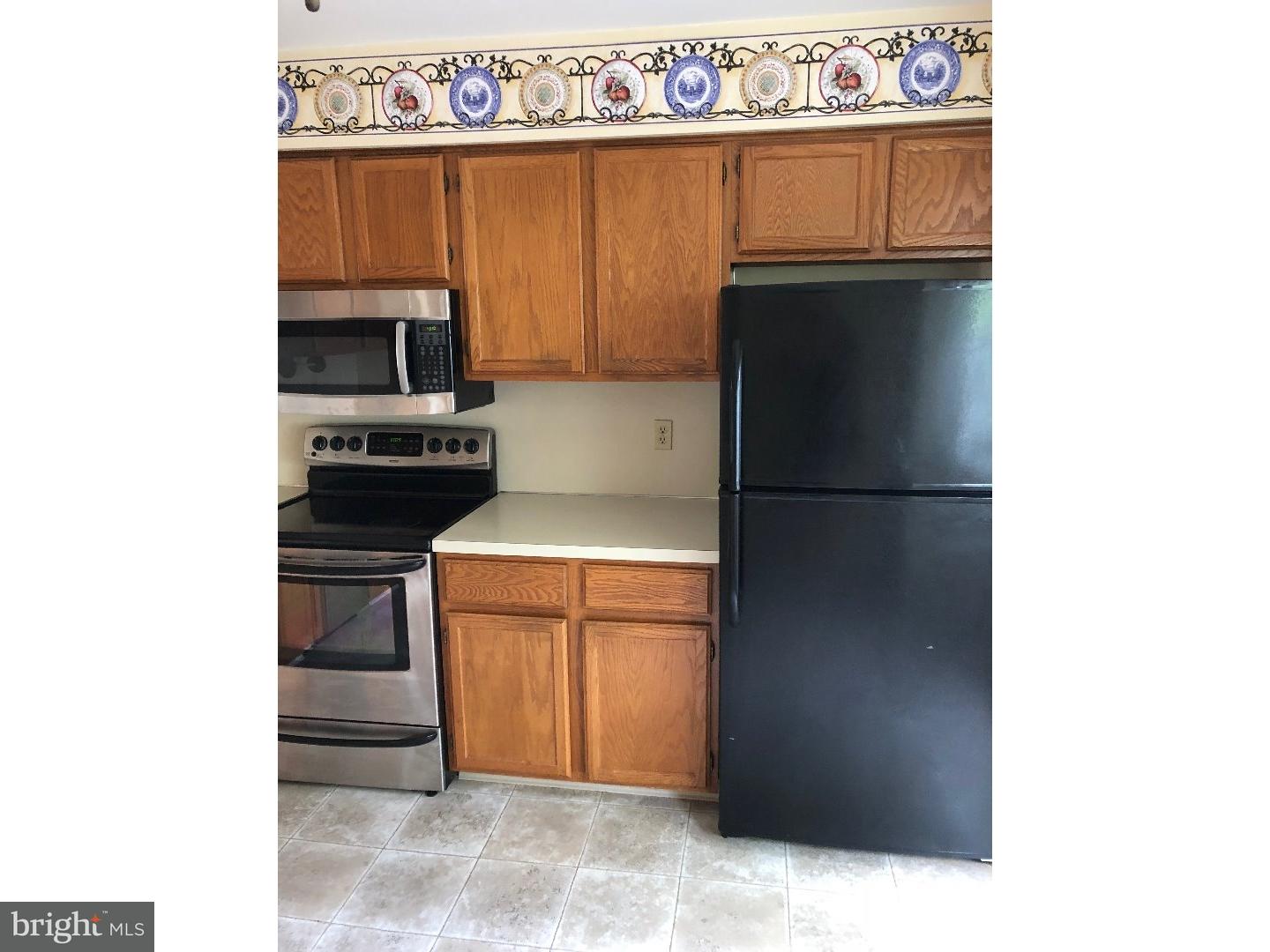 2724 Madison Avenue Bethlehem, PA 18017 - Photo 3 of 13 Kitchen