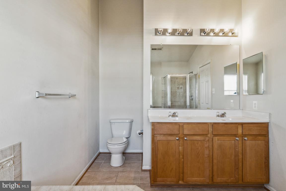 931 Tipton Road Middle River, MD 21220 - Photo 44 of 54 En-suite bathroom