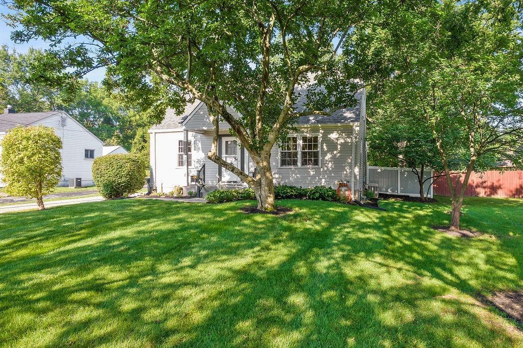 10929 Chester Road Glendale, OH 45246 - Photo 2 of 34