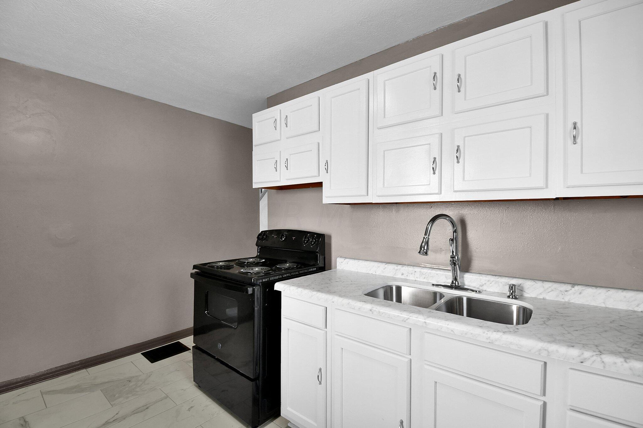 2209 Sagamore Road Columbus, OH 43219 - Photo 7 of 25 11-web-or-mls-2209-sagamore-rd