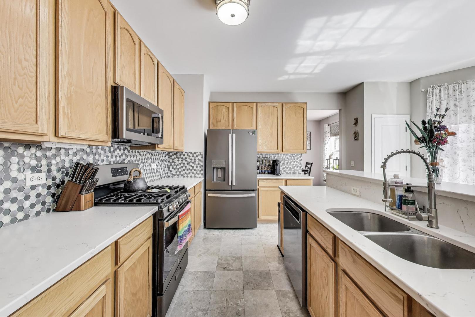1831 West Rookery Circle Round Lake, IL 60073 - Photo 11 of 49 Gallery Image 11