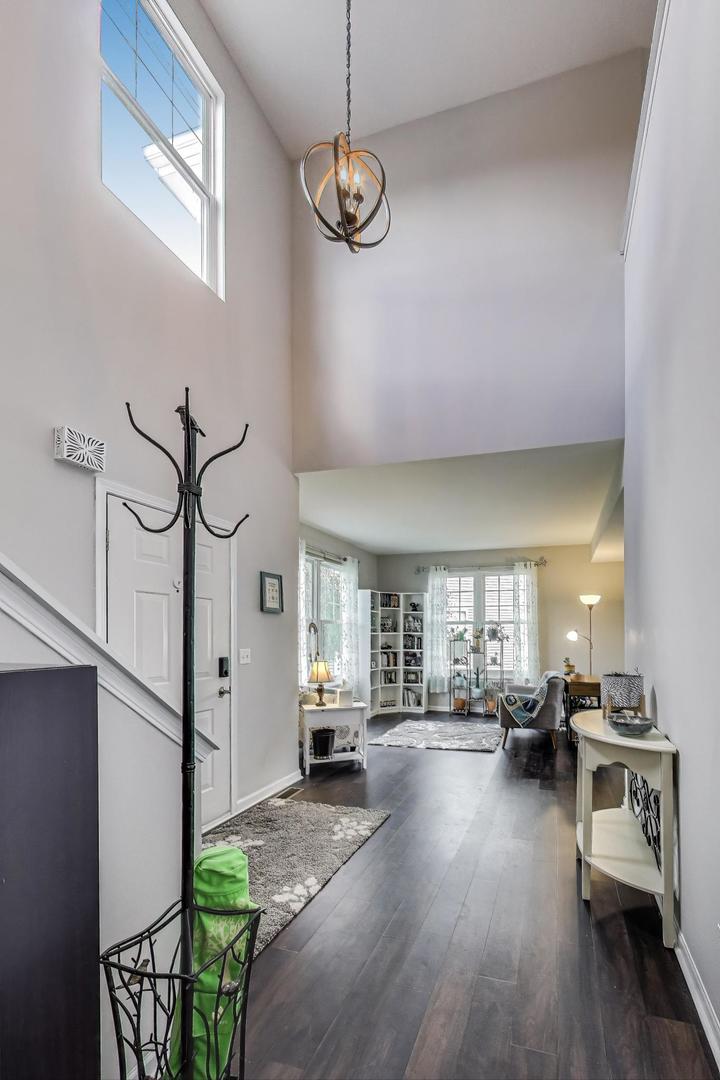 1831 West Rookery Circle Round Lake, IL 60073 - Photo 4 of 49 Gallery Image 4