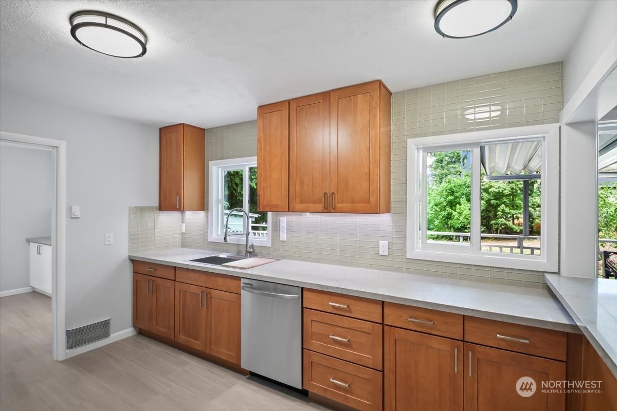 4081 Southeast Horstman Road Port Orchard, WA 98366 - Photo 10 of 39 Gallery Image 10