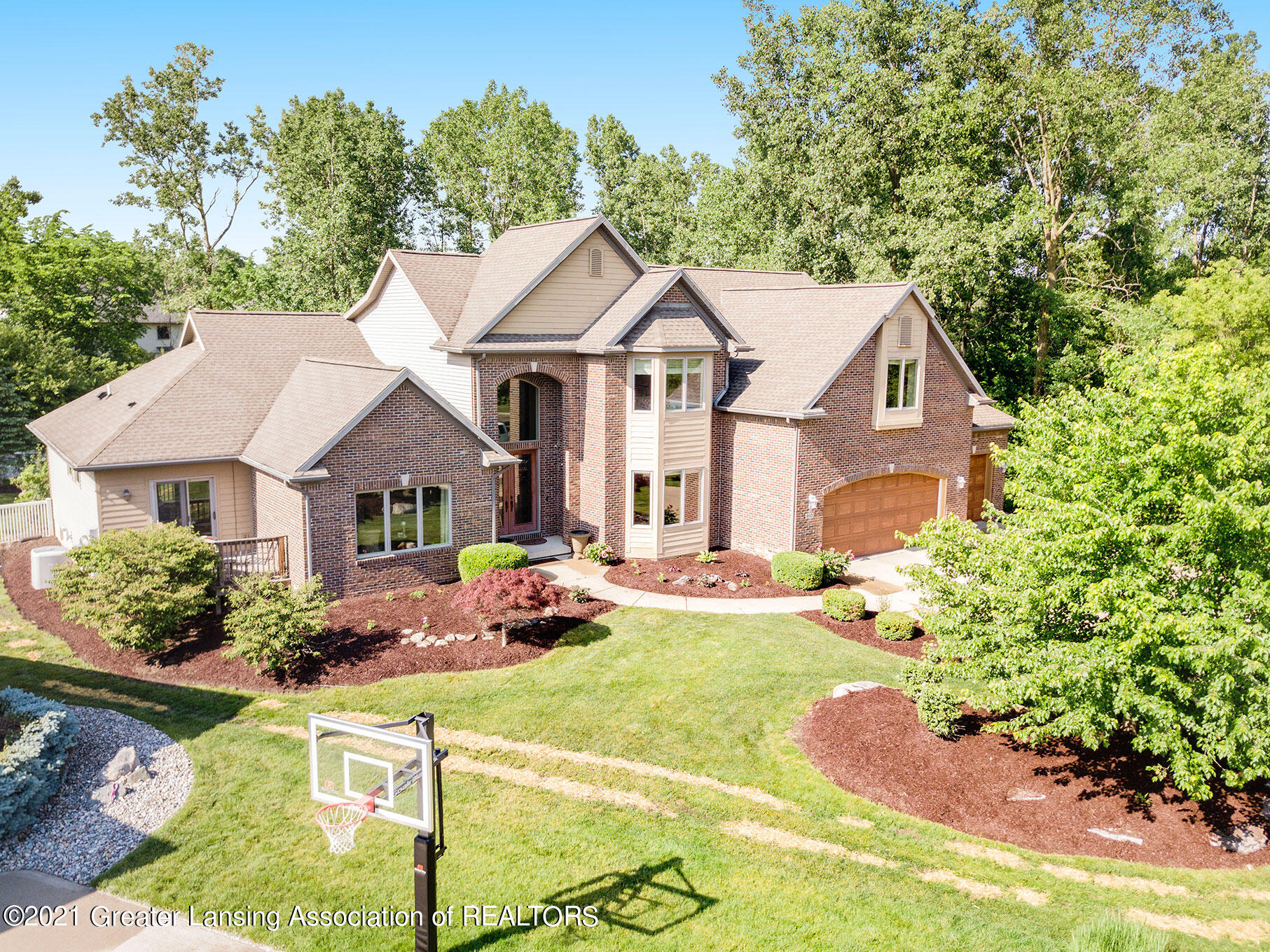 910 Abbey Road East Lansing, MI 48823 - Photo 1 of 57 front high view
