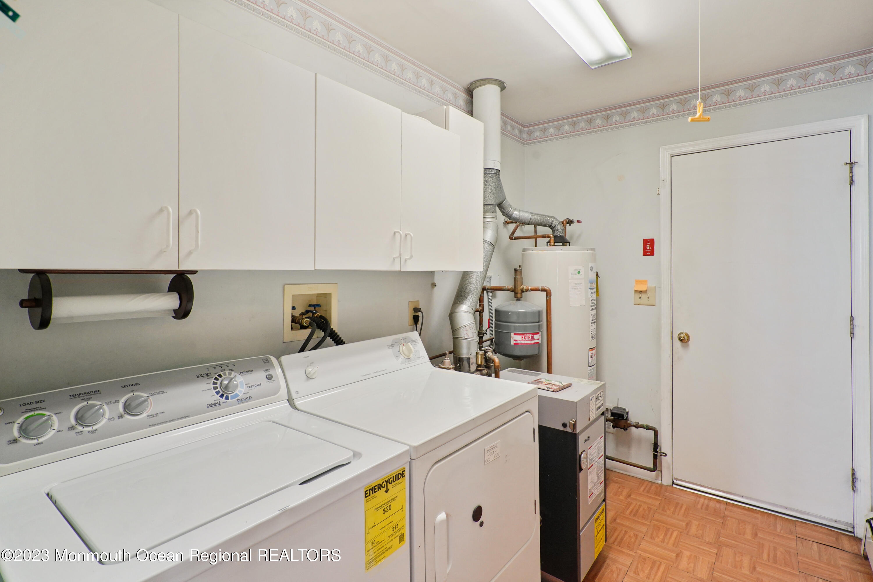 7 Portebello Road Jackson, NJ 08527 - Photo 32 of 49 a utility room with dryer and washer