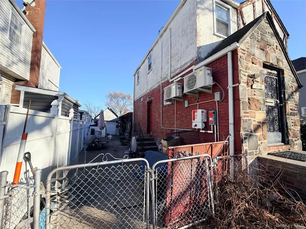 $650,000 | 13309 Van Wyck Expressway | South Jamaica