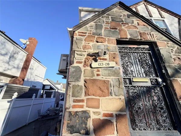 $650,000 | 13309 Van Wyck Expressway | South Jamaica