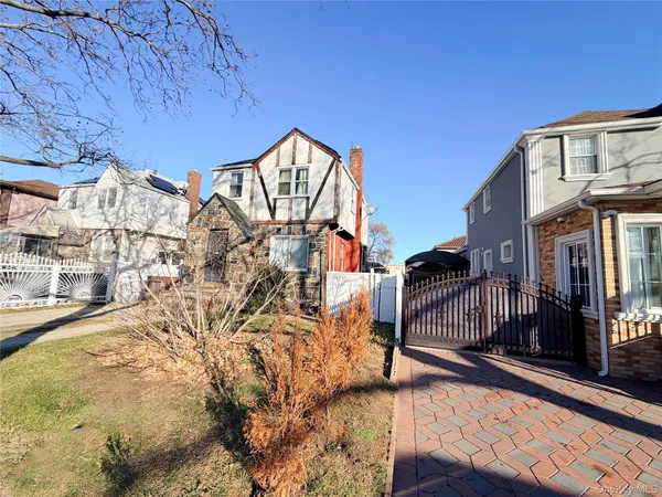 $650,000 | 13309 Van Wyck Expressway | South Jamaica