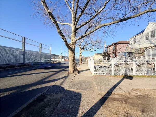 $650,000 | 13309 Van Wyck Expressway | South Jamaica