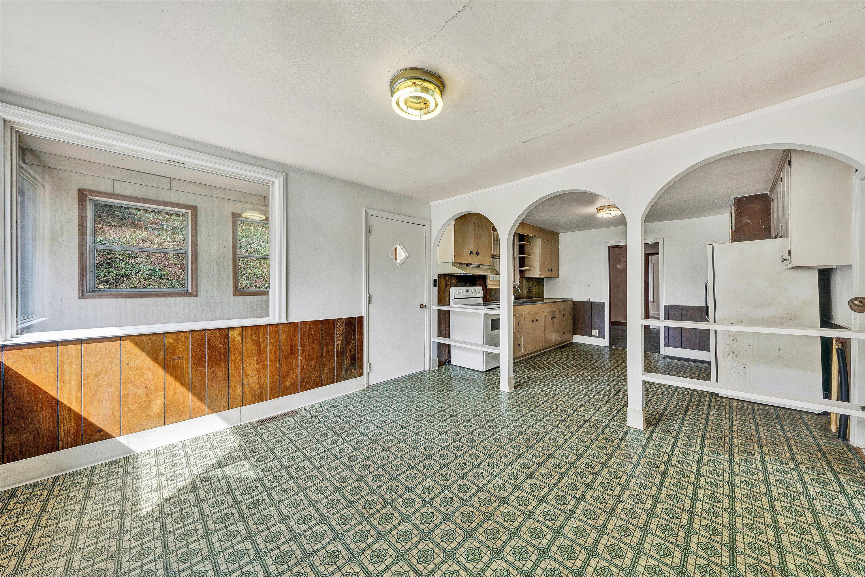 3145 Doe Run Road Rocky Mount, VA 24151 - Photo 14 of 38 a living room with furniture