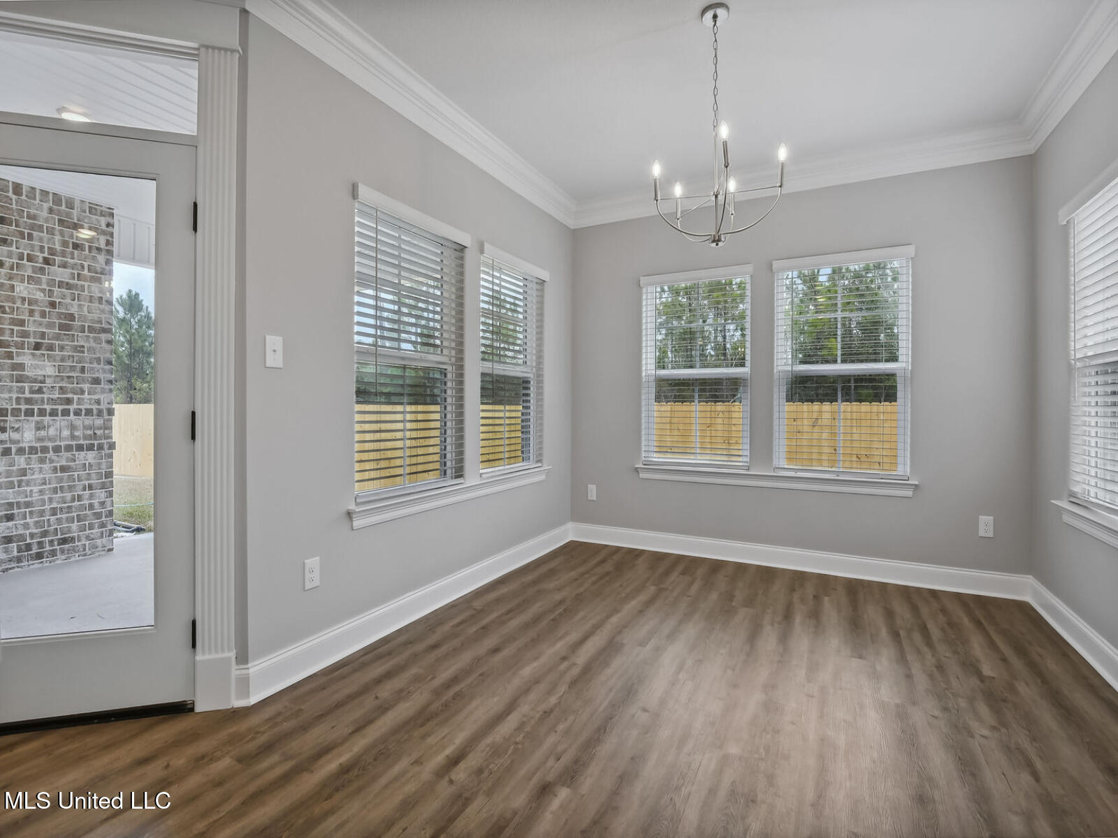 7971 Buttonbush Road Biloxi, MS 39532 - Photo 3 of 19 GLF_ElliottHomes_Taylor_A214_Dining