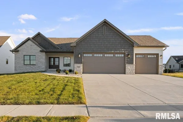 $719,900 | 7123 Alvie Lane, Bettendorf, IA 52722