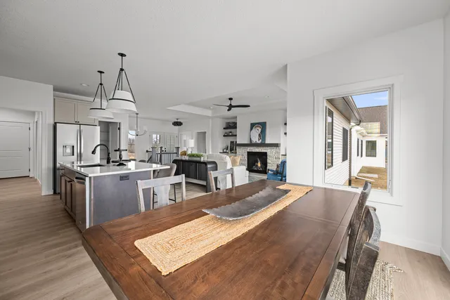 $729,900 | 7123 Alvie Lane, Bettendorf, IA 52722