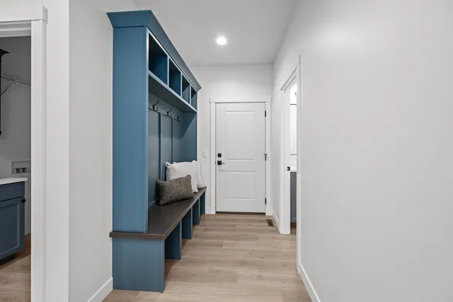 $729,900 | 7123 Alvie Lane, Bettendorf, IA 52722