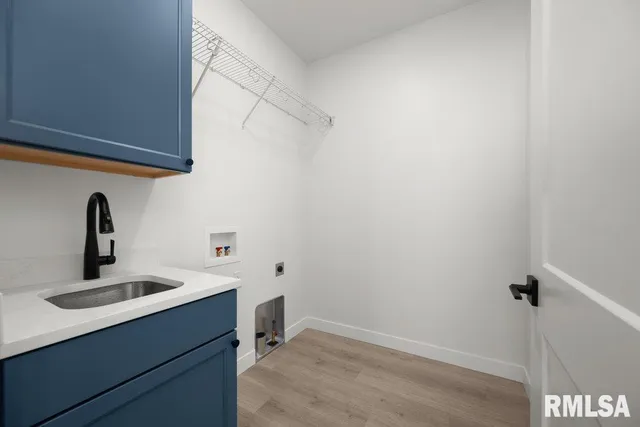 $729,900 | 7123 Alvie Lane, Bettendorf, IA 52722