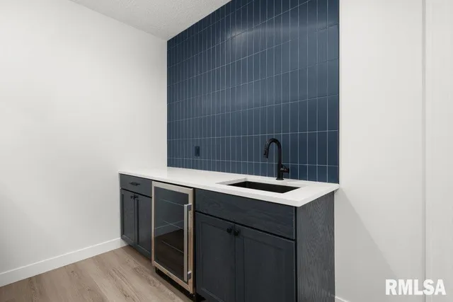 $729,900 | 7123 Alvie Lane, Bettendorf, IA 52722