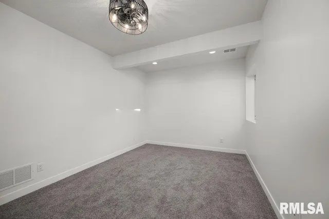 $729,900 | 7123 Alvie Lane, Bettendorf, IA 52722