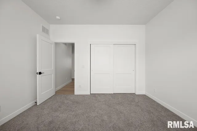 $729,900 | 7123 Alvie Lane, Bettendorf, IA 52722