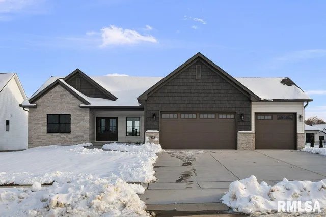 $729,900 | 7123 Alvie Lane, Bettendorf, IA 52722