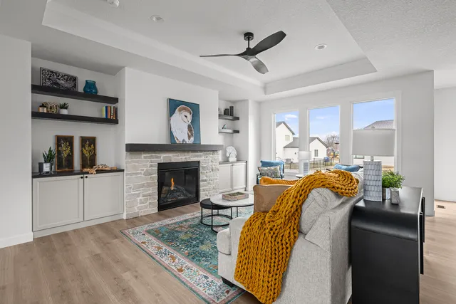 $729,900 | 7123 Alvie Lane, Bettendorf, IA 52722