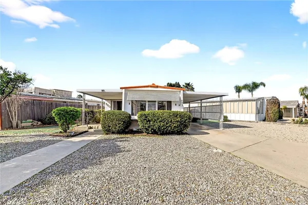 $1,450 | 893 South Palm Avenue, Hemet, CA 92543