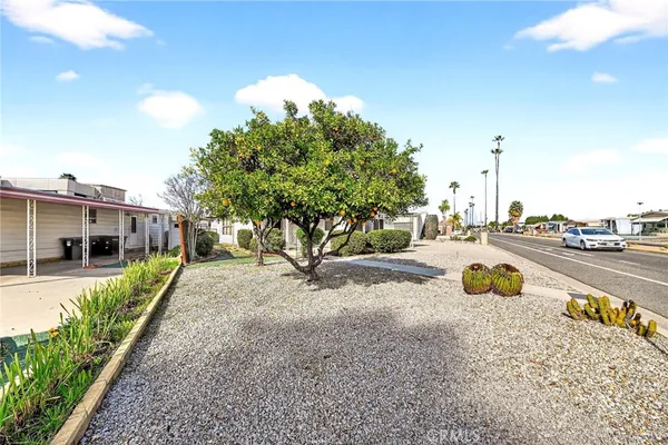 $1,450 | 893 South Palm Avenue, Hemet, CA 92543