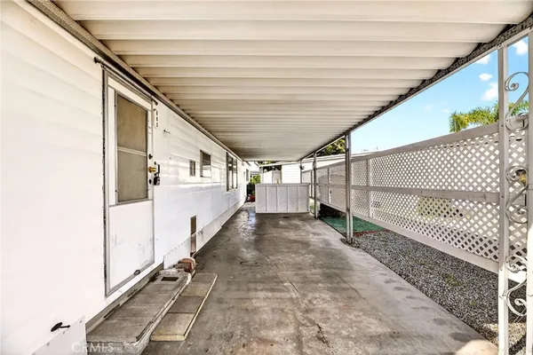 $1,450 | 893 South Palm Avenue, Hemet, CA 92543