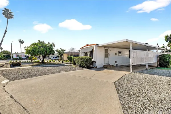 $1,450 | 893 South Palm Avenue, Hemet, CA 92543