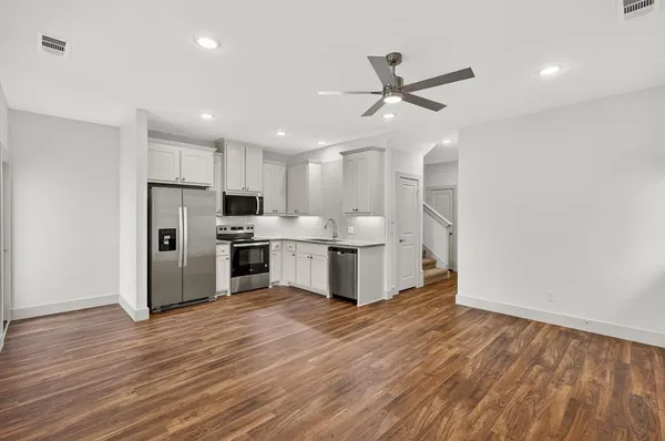 $2,395 | 502 East Kimball Street, Unit 2, Mansfield, TX 76063