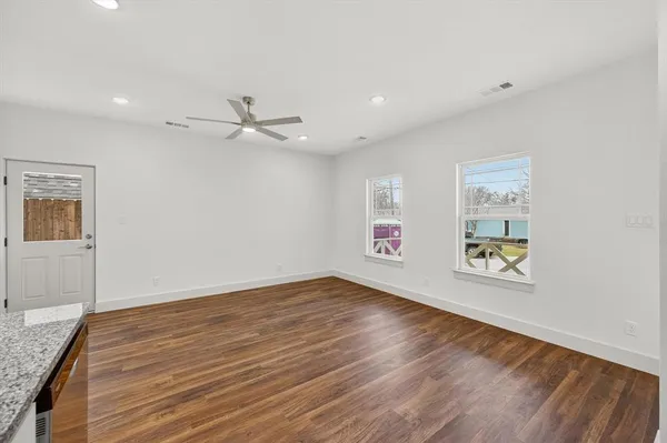 $2,395 | 502 East Kimball Street, Unit 2, Mansfield, TX 76063