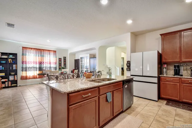 $435,000 | 145 Rustic, Universal City, TX 78148