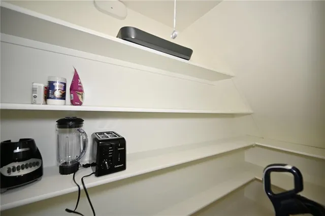 $2,750 | 441 West 10th Street, Kansas City, MO 64105