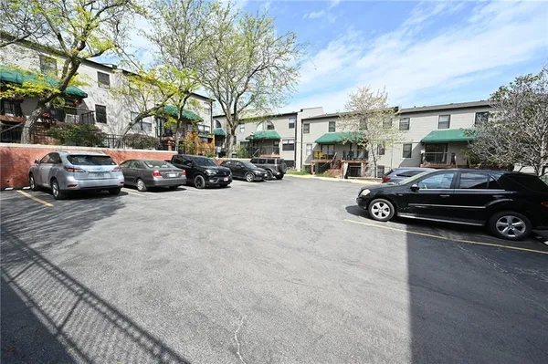 $2,750 | 441 West 10th Street, Kansas City, MO 64105