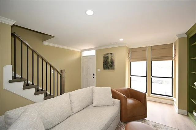 $2,750 | 441 West 10th Street, Kansas City, MO 64105